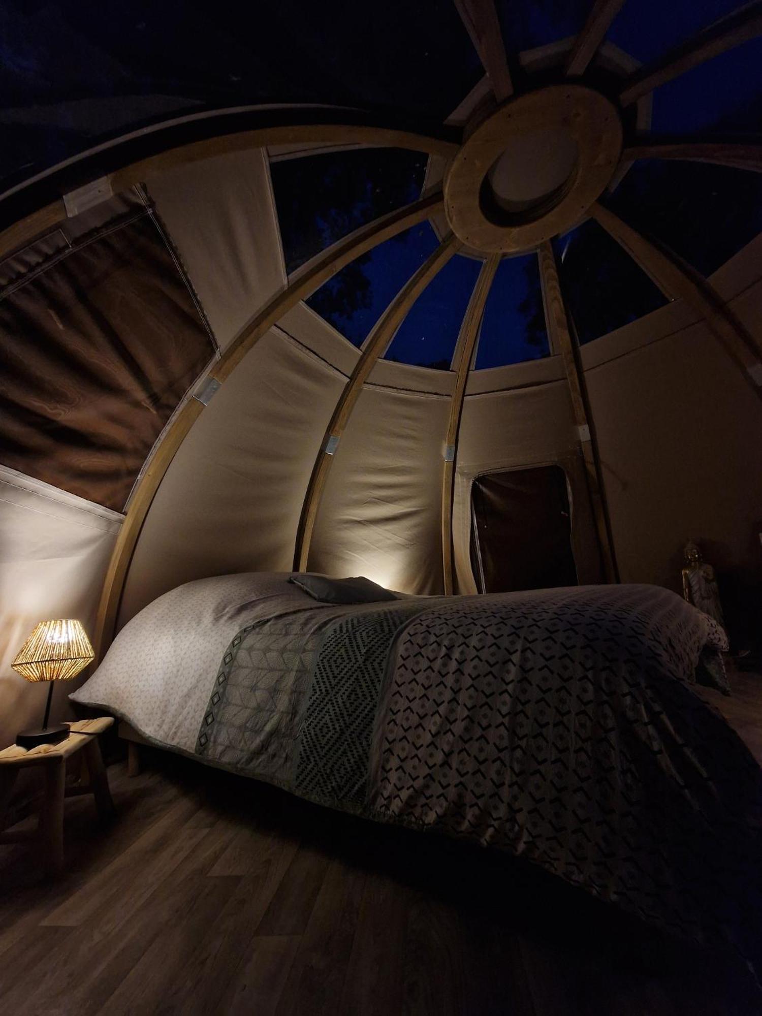 Bed and Breakfast Les Nuits De Cassiopee Sorde-lʼAbbaye Pokoj fotografie