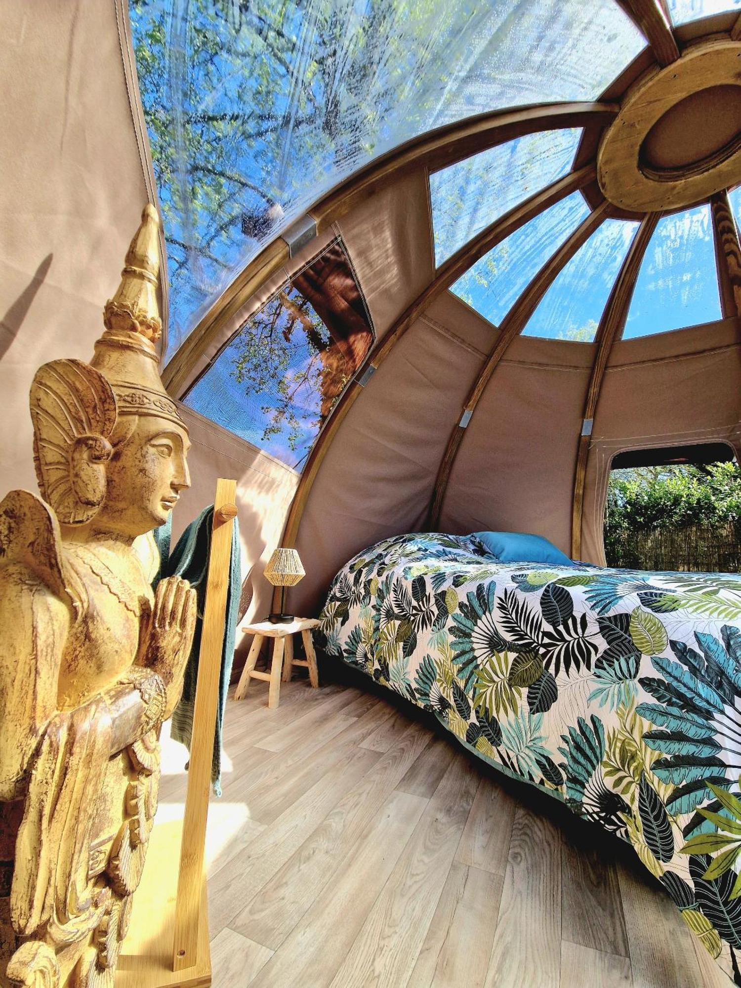 Bed and Breakfast Les Nuits De Cassiopee Sorde-lʼAbbaye Pokoj fotografie